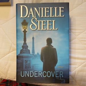Danielle Steele Undercover